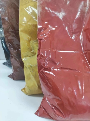 화장품과 종이용 철산화성 색소, 돼지용 플라스틱과 고무 색소