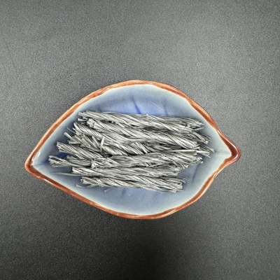 강한 결합 능력 찢어지지 않는 혼합물에서 더 나은 분산을 위해 PP 섬유 휘어진 덩어리 형태