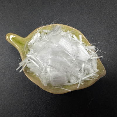 산업 작업장, 창고 및 주차장의 표면에 균열 저항을 높이기 위해 흰색 PP 섬유 단 섬유