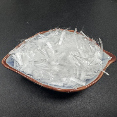 산업 작업장, 창고 및 주차장의 표면에 균열 저항을 높이기 위해 흰색 PP 섬유 단 섬유